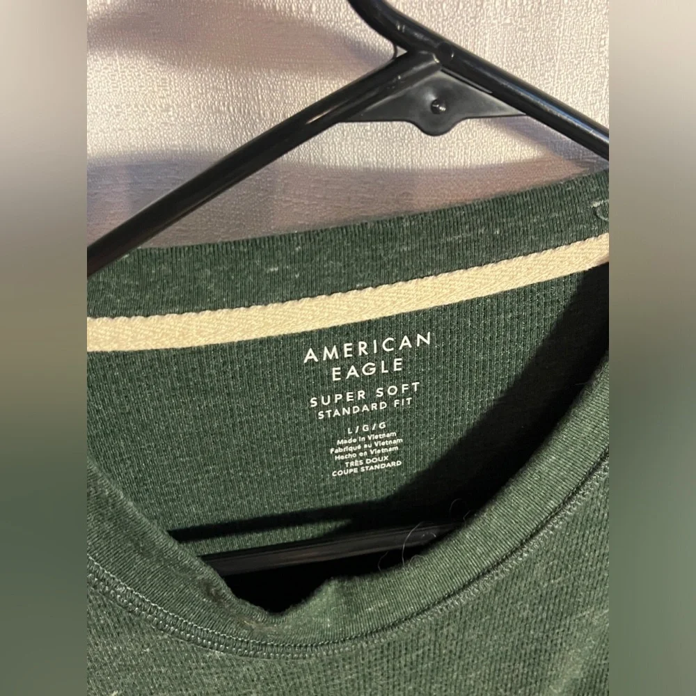 Men’s Large American Eagle Standard Fit Green Sweater - Picture 2 of 4